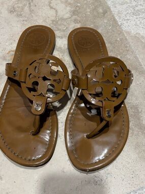 Tory Burch patent leather 7 sandal